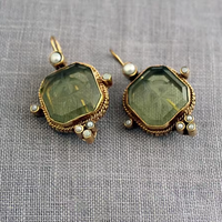 MAEBLE | Vintage Earrings with Green Stone and Pearl