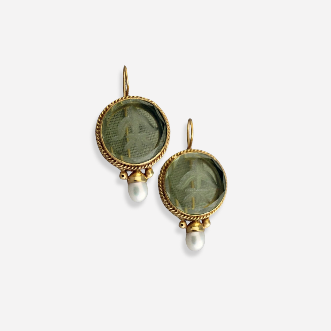 PENELOPE | Vintage Earrings with Green Stone and Pearl