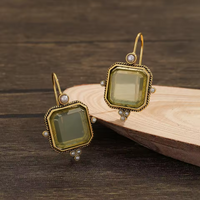 MAEBLE | Vintage Earrings with Green Stone and Pearl