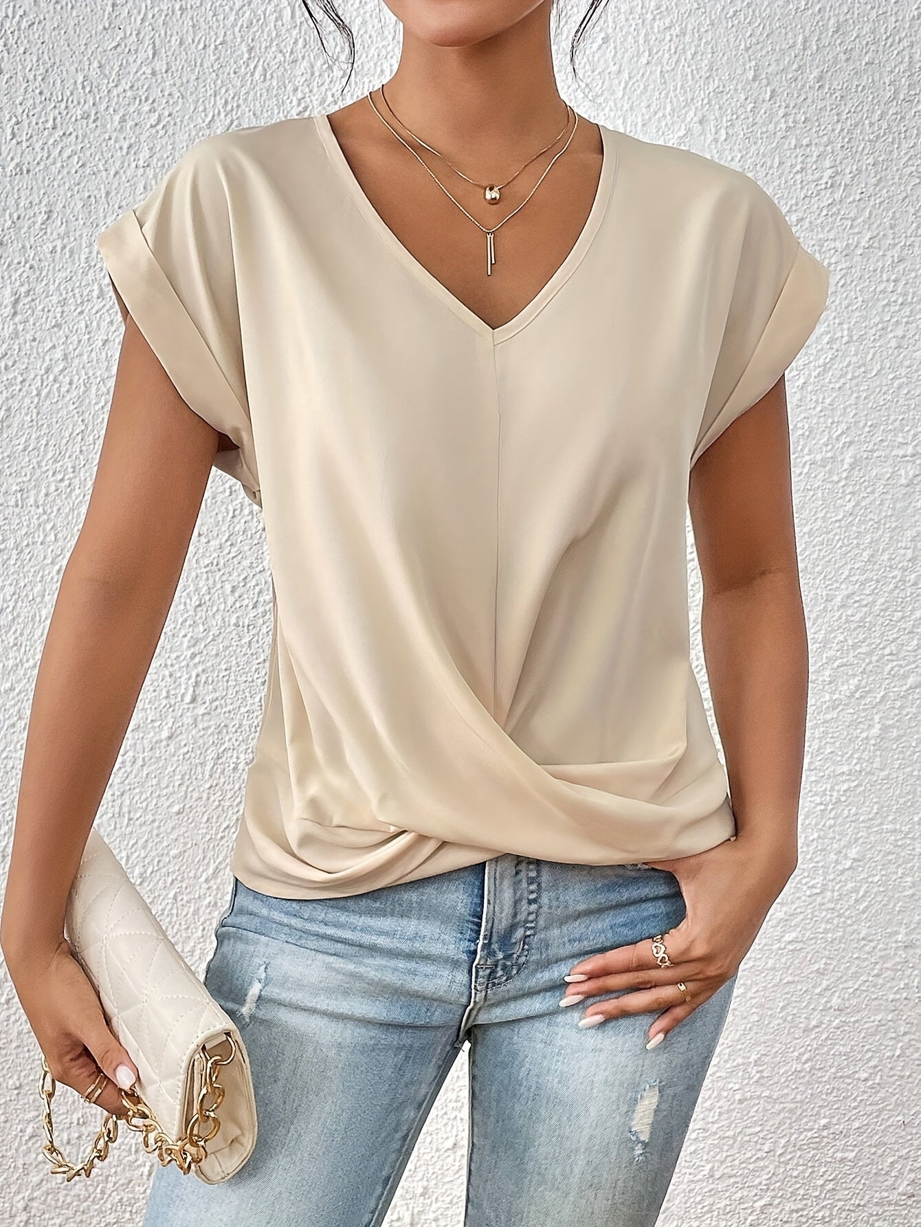 Birgit™ | Casual T-shirt with Sweetheart Neckline