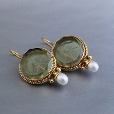 PENELOPE | Vintage Earrings with Green Stone and Pearl