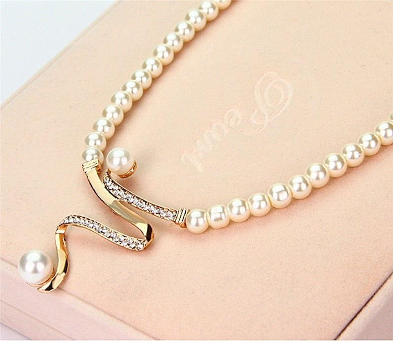 VENUS | Pearl Necklace + Earrings