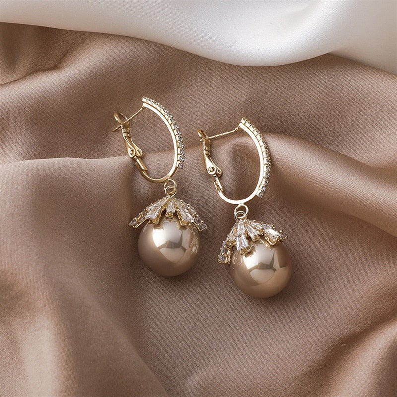 MALIA | Drop Earrings with Pearl