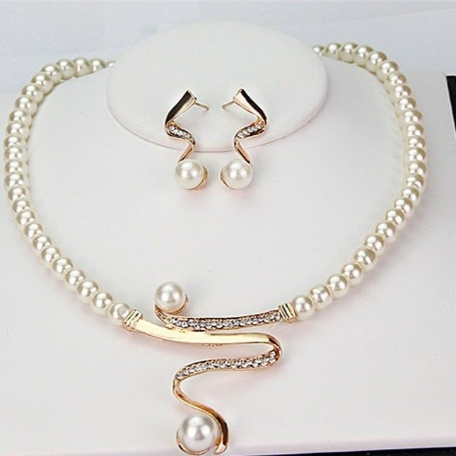 VENUS | Pearl Necklace + Earrings