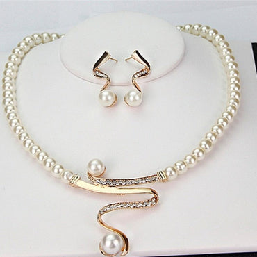 VENUS | Pearl Necklace + Earrings