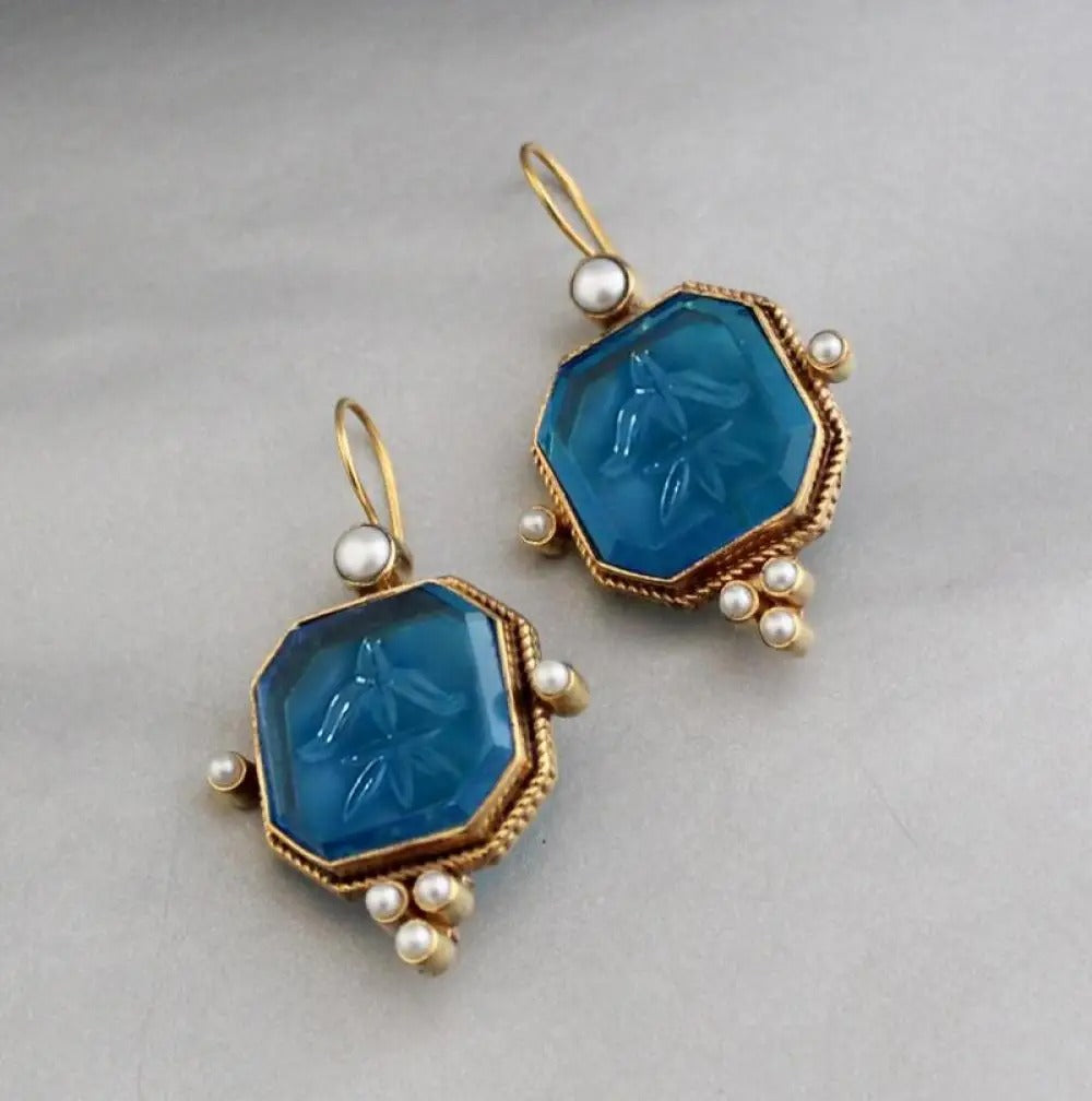 MAEBLE | Vintage Earrings with Green Stone and Pearl